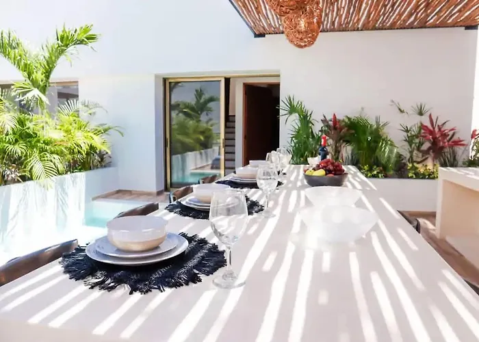 Huge 10br Luxury Complex With Private Pool & Serene Setting Villa